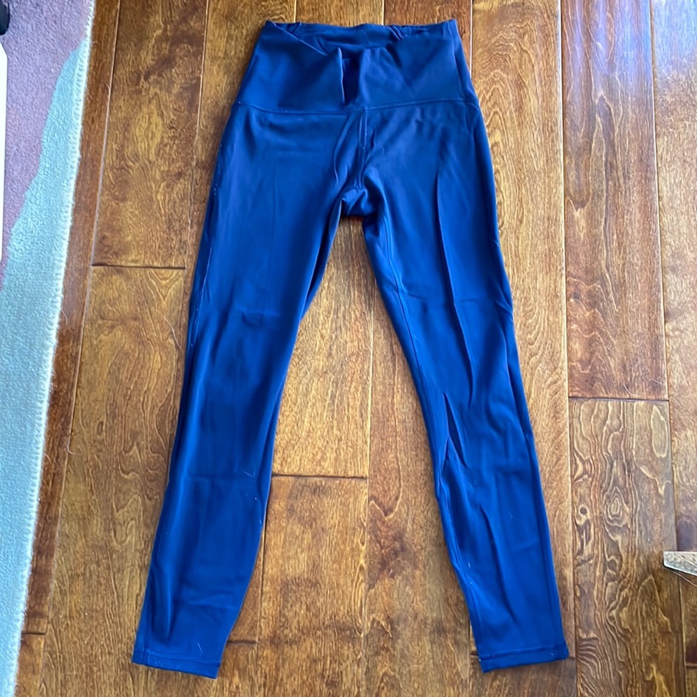 Iululemon size 6 blue leggings